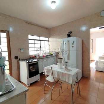 Casa em Jaú, bairro Vila Paulista