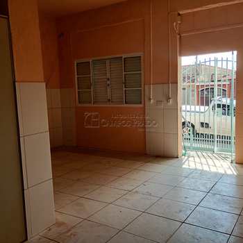 Casa em Jaú, bairro Vila Industrial