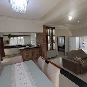 Casa em Jaú, bairro Jardim Juliana