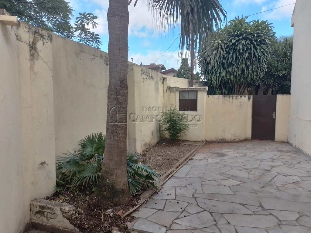 Casa em Jaú, no bairro Vila Brasil