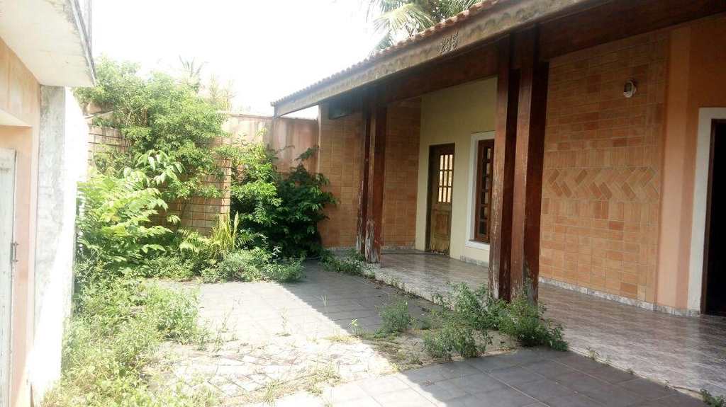Casa em Itanhaém, no bairro Jardim Grandesp