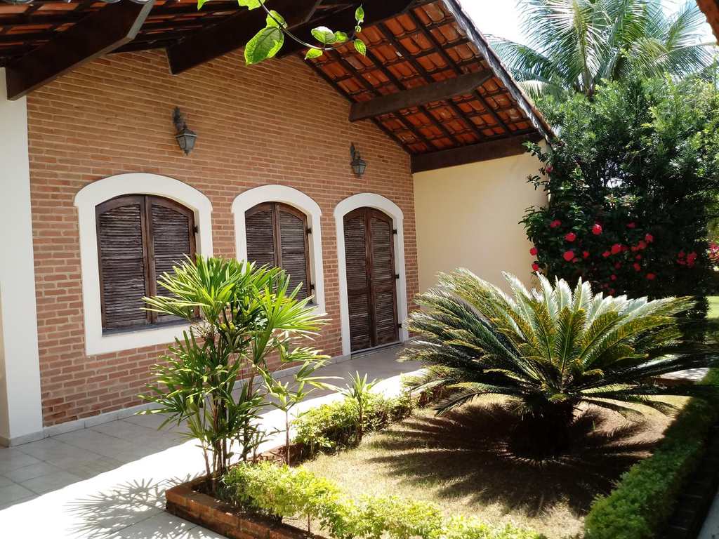 Casa em Itanhaém, no bairro Jardim Suarão
