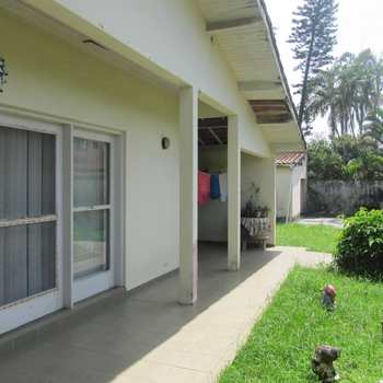 Casa em Itanhaém, bairro Loty