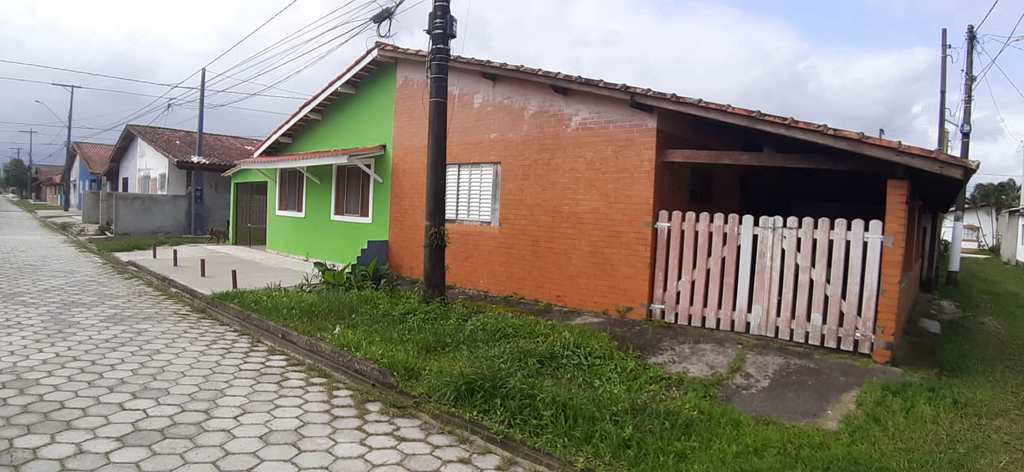 Casa em Itanhaém, no bairro Balneário São Marcos