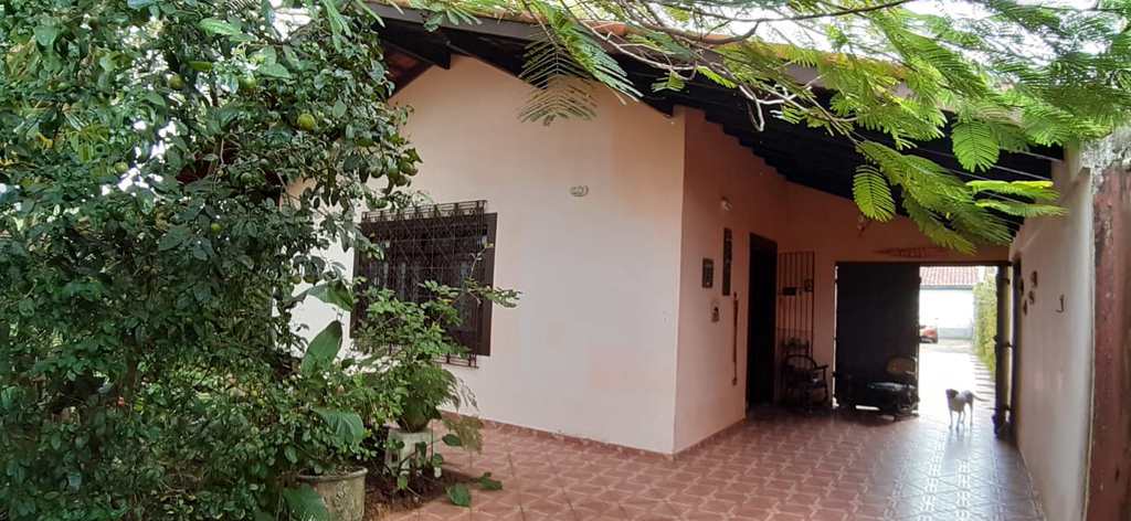 Casa em Itanhaém, no bairro Jardim Suarão