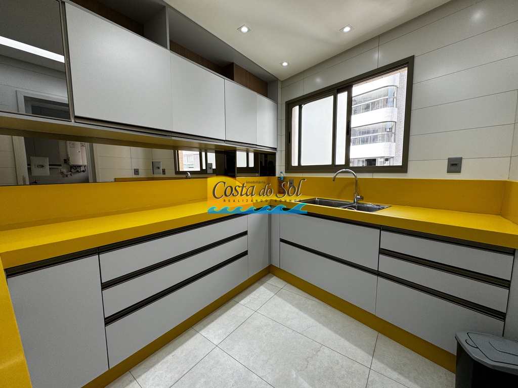 Apartamento em Praia Grande, no bairro Canto do Forte