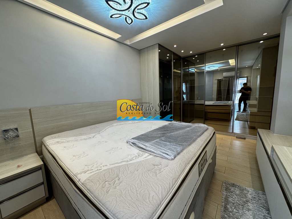 Apartamento em Praia Grande, no bairro Canto do Forte