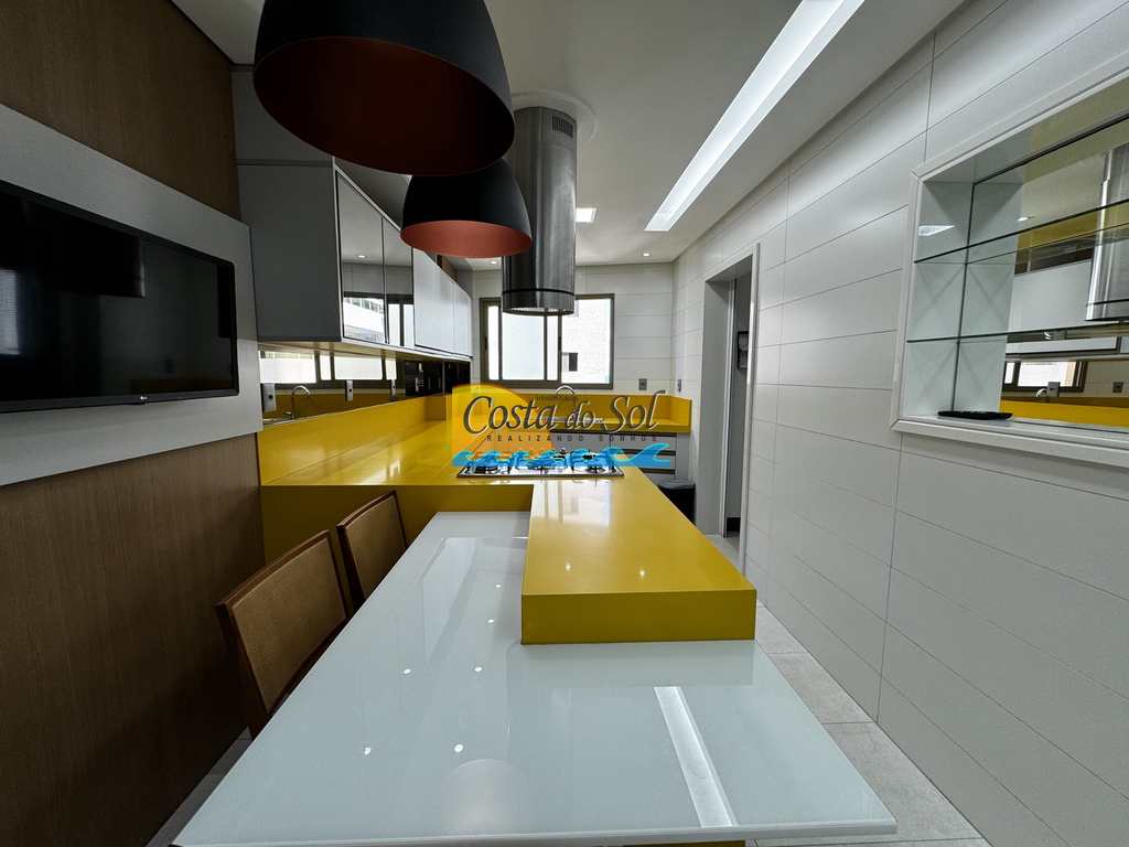 Apartamento em Praia Grande, no bairro Canto do Forte