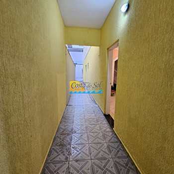 Sobrado em Praia Grande, bairro Guilhermina