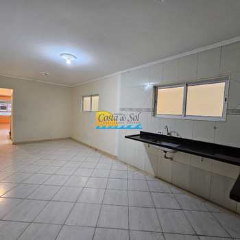 Sobrado em Praia Grande, bairro Guilhermina