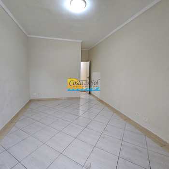 Sobrado em Praia Grande, bairro Guilhermina