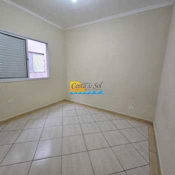 Sobrado em Praia Grande, bairro Guilhermina