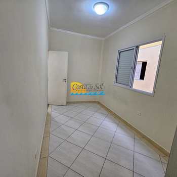 Sobrado em Praia Grande, bairro Guilhermina