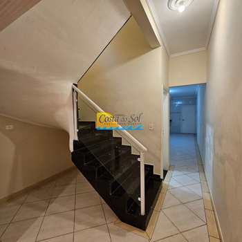 Sobrado em Praia Grande, bairro Guilhermina
