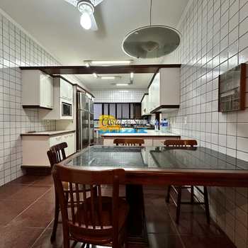 Apartamento em Santos, bairro José Menino