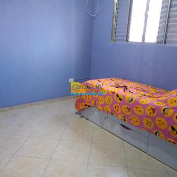 Sobrado em Praia Grande, bairro Sítio do Campo