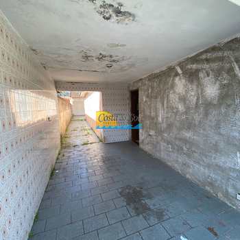 Casa em Praia Grande, bairro Canto do Forte