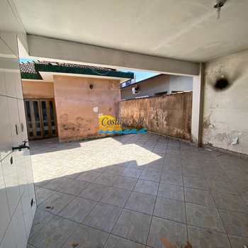 Casa em Praia Grande, bairro Canto do Forte