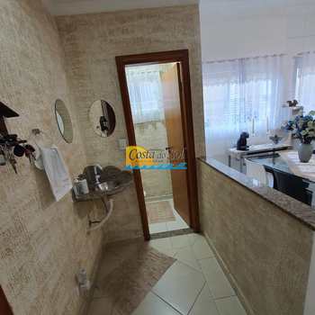 Sobrado em Praia Grande, bairro Guilhermina