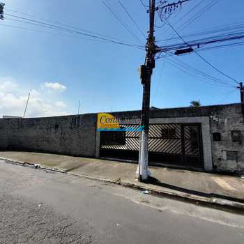 Casa em Praia Grande, bairro Samambaia