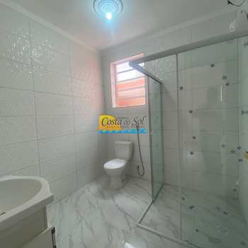 Casa em Praia Grande, bairro Canto do Forte