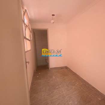Casa em Praia Grande, bairro Canto do Forte