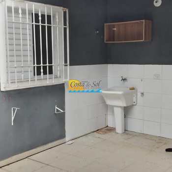 Casa em Praia Grande, bairro Esmeralda