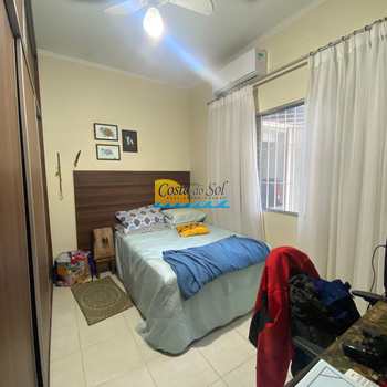 Casa em Praia Grande, bairro Canto do Forte