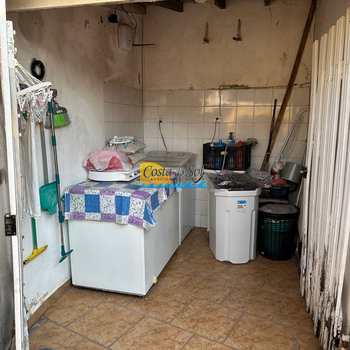 Casa em Praia Grande, bairro Canto do Forte