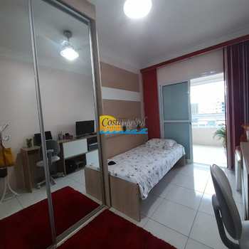 Apartamento em Praia Grande, bairro Guilhermina