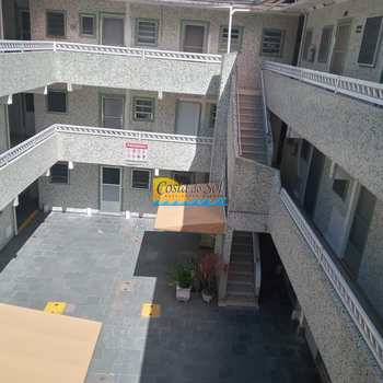 Kitnet em Praia Grande, bairro Guilhermina