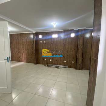 Casa em Praia Grande, bairro Guilhermina
