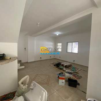 Casa em Praia Grande, bairro Guilhermina