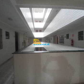 Apartamento em Praia Grande, bairro Guilhermina