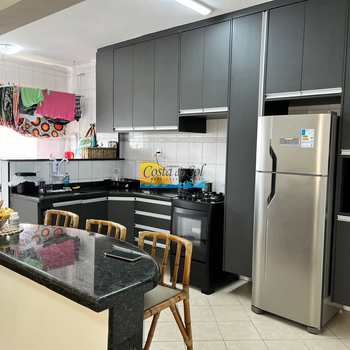 Apartamento em Praia Grande, bairro Guilhermina
