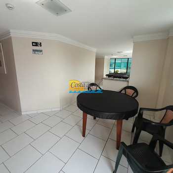 Apartamento em Praia Grande, bairro Boqueirão