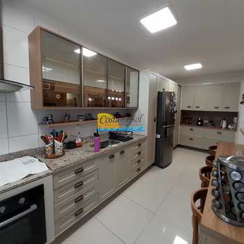Apartamento em Praia Grande, bairro Guilhermina