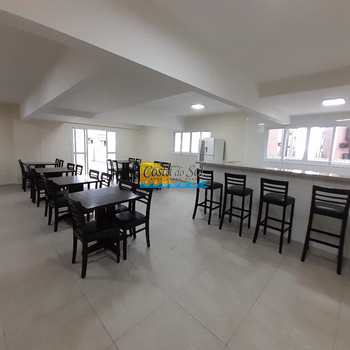 Apartamento em Praia Grande, bairro Guilhermina