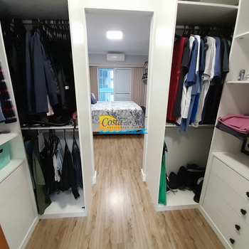 Apartamento em Praia Grande, bairro Guilhermina