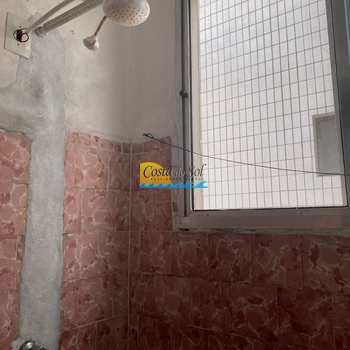 Kitnet em Praia Grande, bairro Guilhermina