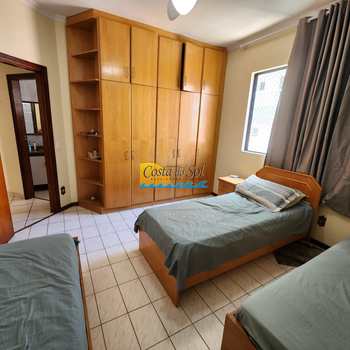 Apartamento em Praia Grande, bairro Guilhermina