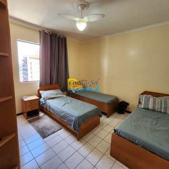 Apartamento em Praia Grande, bairro Guilhermina