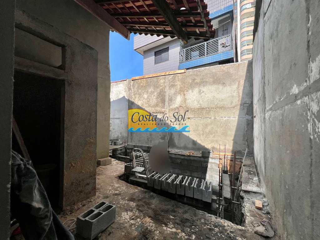 Casa em Praia Grande, no bairro Aviação