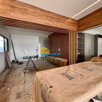 Casa em Praia Grande, bairro Ocian