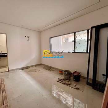 Casa em Praia Grande, bairro Ocian