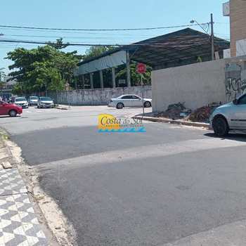 Sobrado em Praia Grande, bairro Antártica