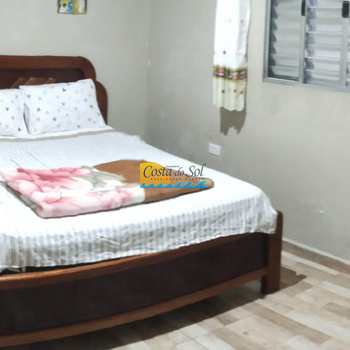 Casa em Praia Grande, bairro Esmeralda