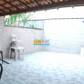 Casa em Praia Grande, bairro Esmeralda