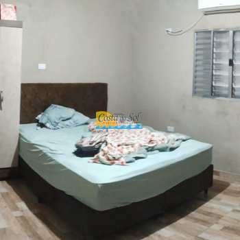 Casa em Praia Grande, bairro Esmeralda