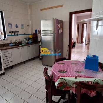 Apartamento em Praia Grande, bairro Guilhermina